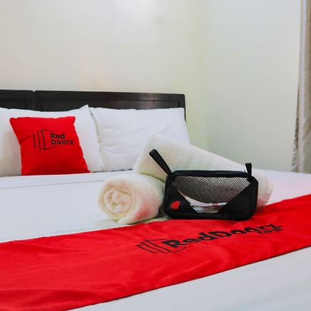 RedDoorz Plus @ Mabolo Cebu Stadt Exterior foto