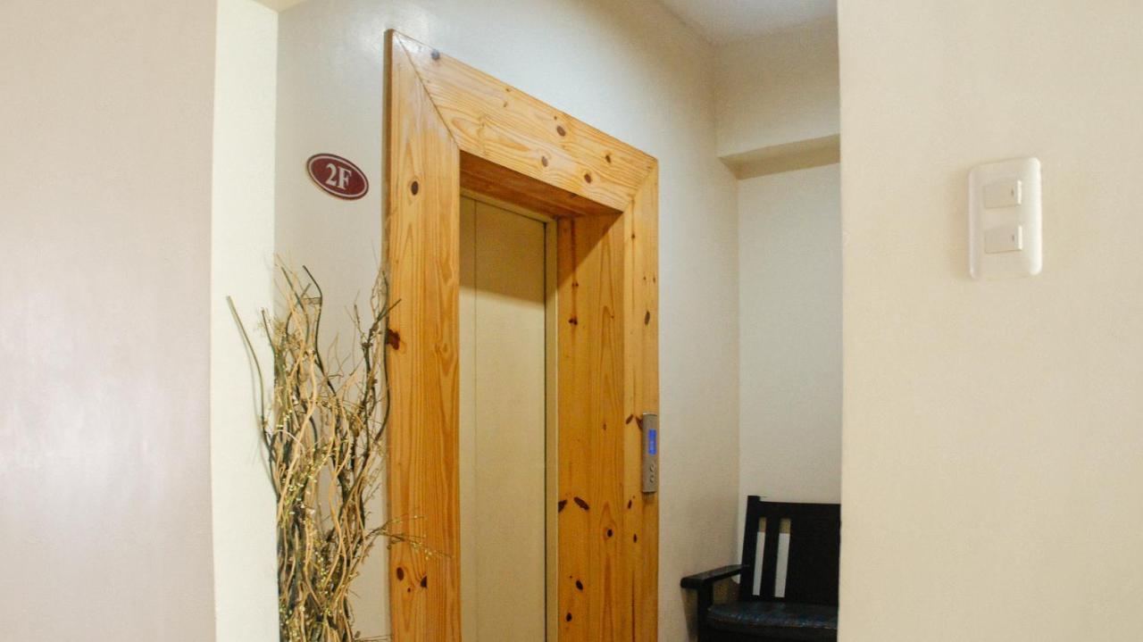 RedDoorz Plus @ Mabolo Cebu Stadt Exterior foto