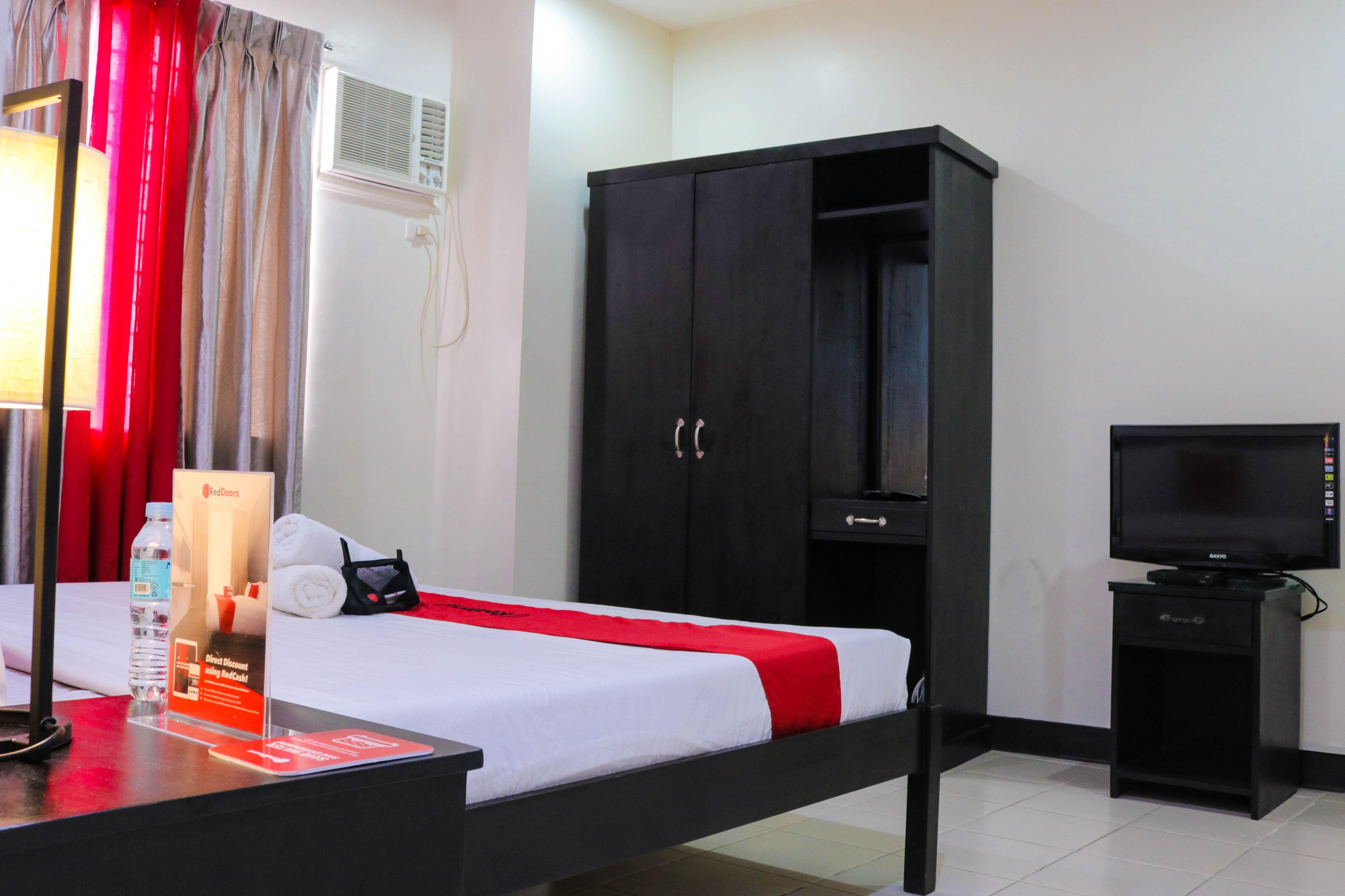 RedDoorz Plus @ Mabolo Cebu Stadt Exterior foto