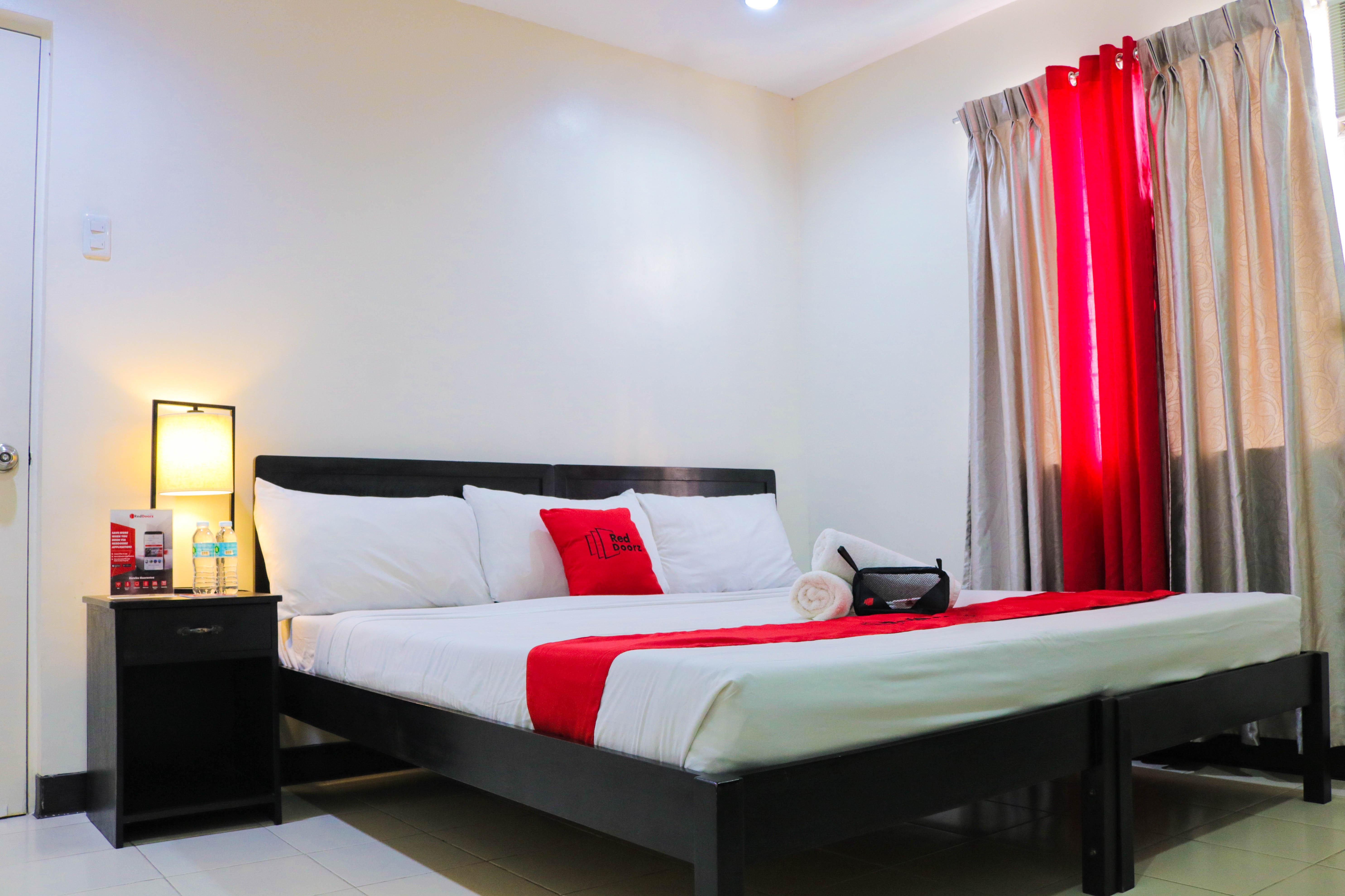 RedDoorz Plus @ Mabolo Cebu Stadt Exterior foto